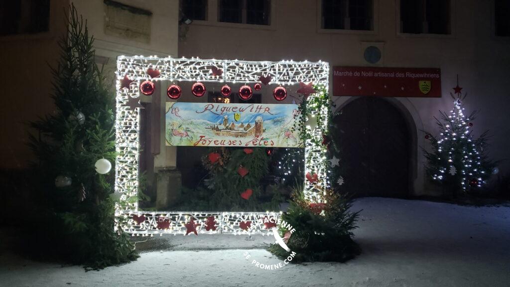 Spot photo au marché de Noël de Riquewihr en Alsace.